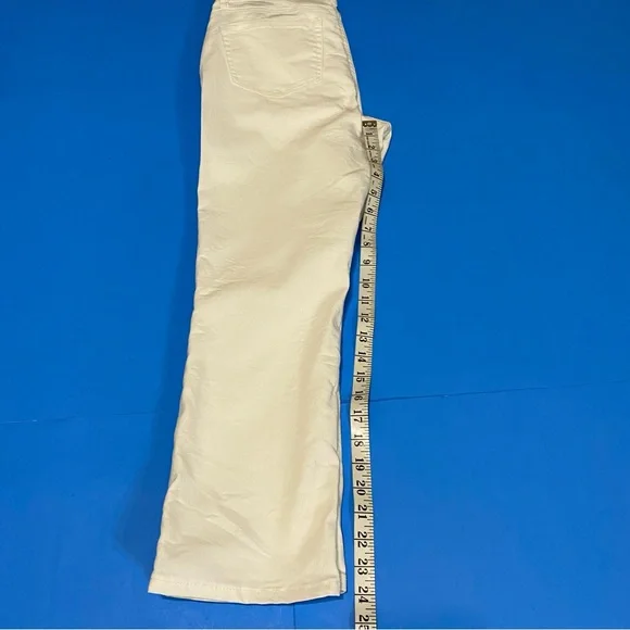 40. DG2 By Diane Gilman Stylish White Pants - Picture 7 of 9